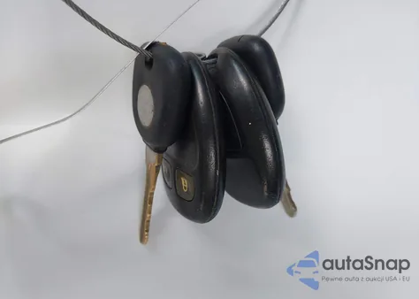 2010 Chevrolet Silverado 1500 Ls из США, поврежденный, VIN 1GCSCREA2AZ285108